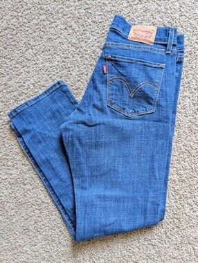 🌻Levi's Classic Straight Jeans